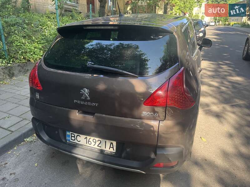 Позашляховик / Кросовер Peugeot 3008 2013 в Львові