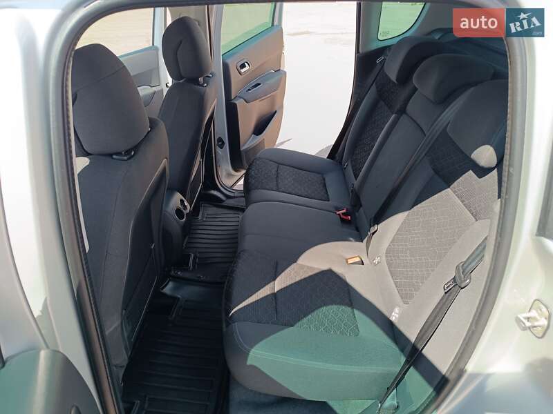 Внедорожник / Кроссовер Peugeot 3008 2015 в Ровно