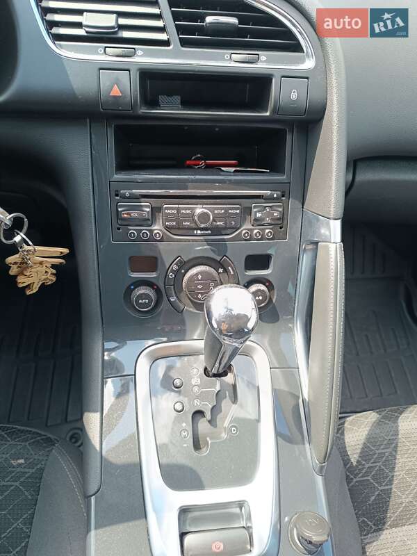 Внедорожник / Кроссовер Peugeot 3008 2015 в Ровно