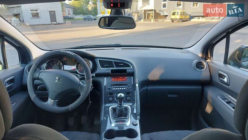 Позашляховик / Кросовер Peugeot 3008 2012 в Чернігові