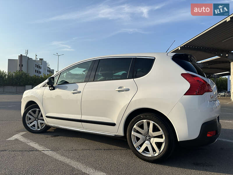 Позашляховик / Кросовер Peugeot 3008 2012 в Харкові