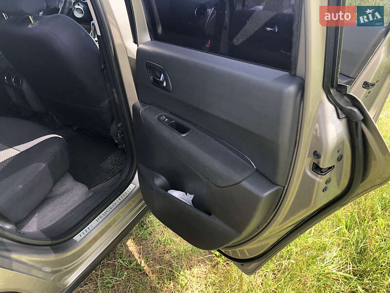 Позашляховик / Кросовер Peugeot 3008 2013 в Хмельницькому