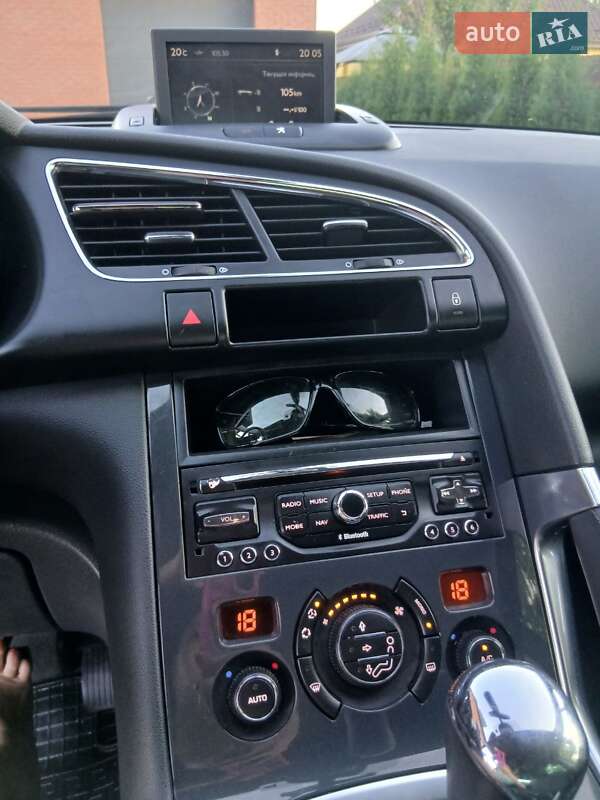 Позашляховик / Кросовер Peugeot 3008 2012 в Луцьку