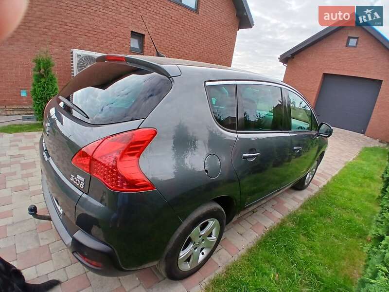 Позашляховик / Кросовер Peugeot 3008 2012 в Луцьку