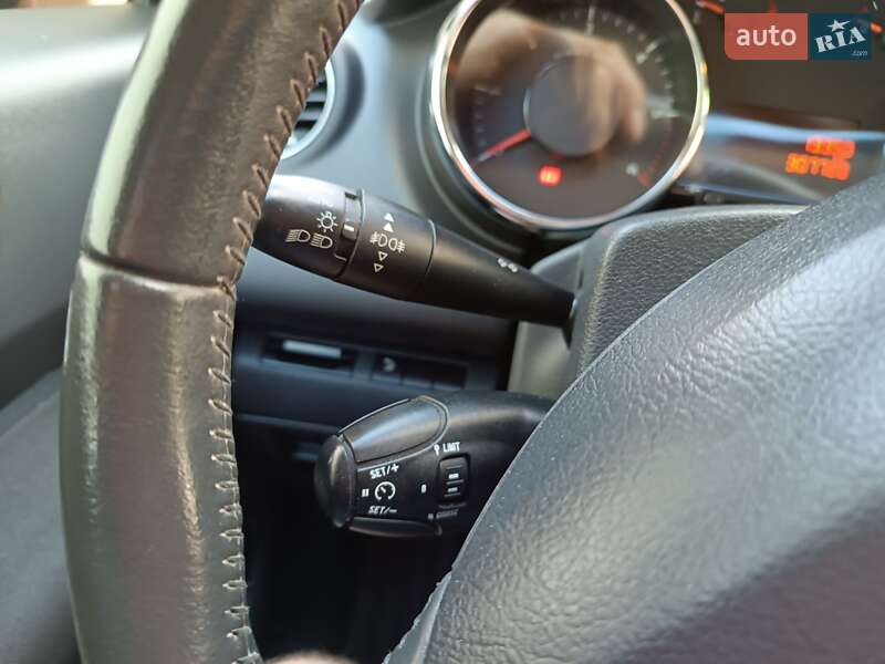 Позашляховик / Кросовер Peugeot 3008 2011 в Калуші