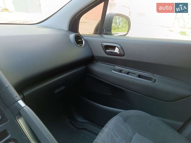 Позашляховик / Кросовер Peugeot 3008 2011 в Калуші