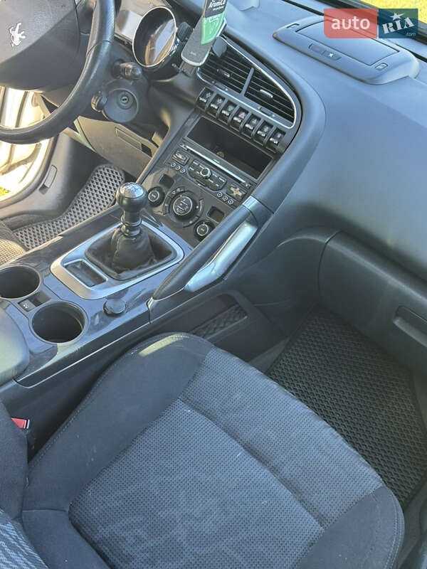 Позашляховик / Кросовер Peugeot 3008 2011 в Верховині