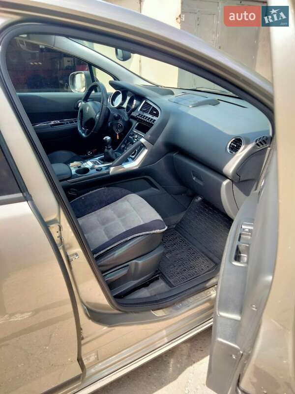 Хэтчбек Peugeot 3008 2013 в Тернополе