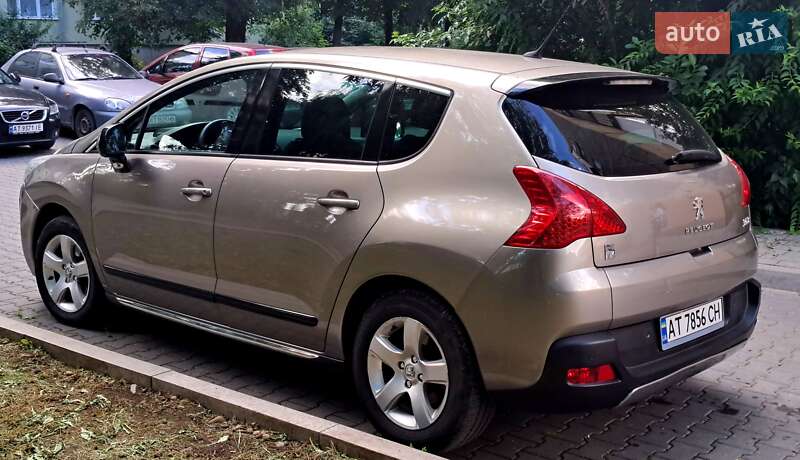Позашляховик / Кросовер Peugeot 3008 2013 в Івано-Франківську