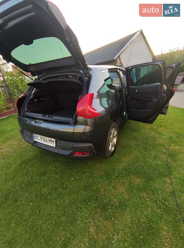 Позашляховик / Кросовер Peugeot 3008 2012 в Пустомитах