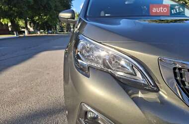 Позашляховик / Кросовер Peugeot 3008 2018 в Краснограді