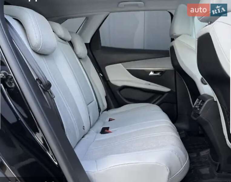 Внедорожник / Кроссовер Peugeot 3008 2019 в Киеве