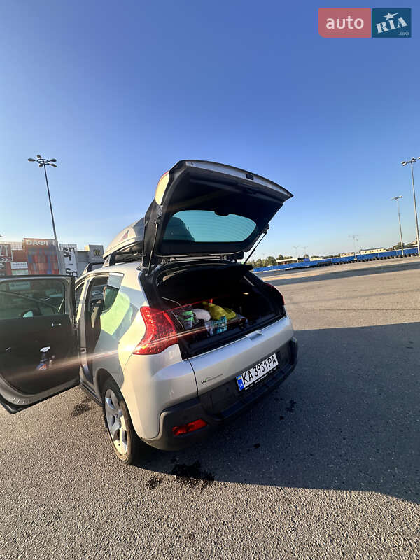 Позашляховик / Кросовер Peugeot 3008 2011 в Харкові