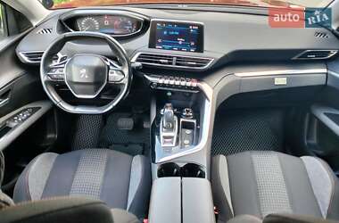 Внедорожник / Кроссовер Peugeot 3008 2017 в 
