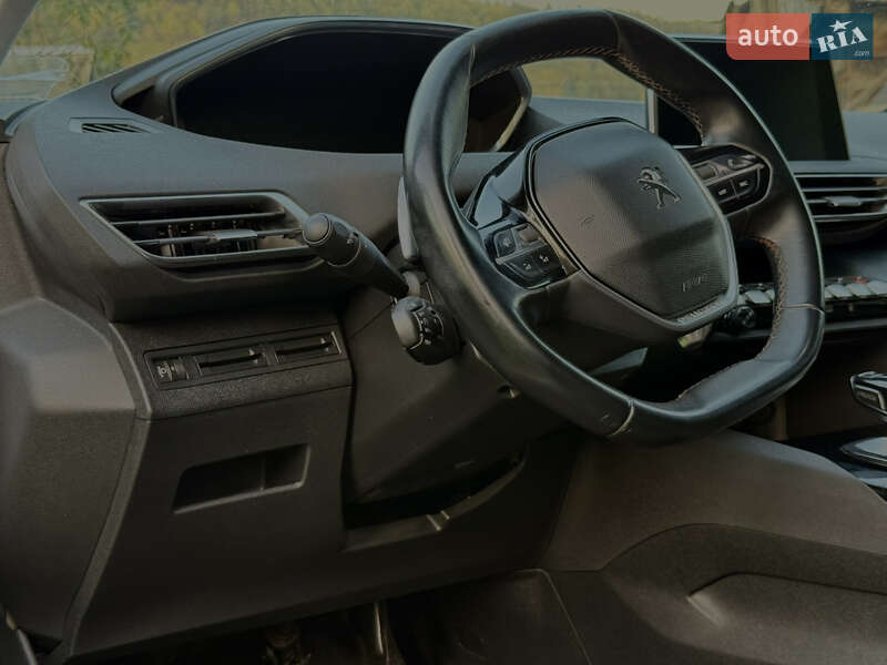 Позашляховик / Кросовер Peugeot 3008 2017 в Львові