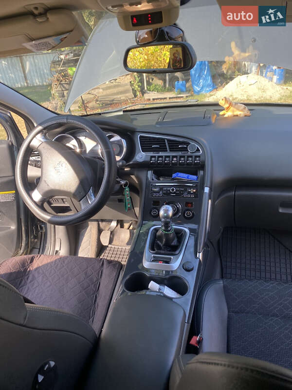 Позашляховик / Кросовер Peugeot 3008 2015 в Жовкві