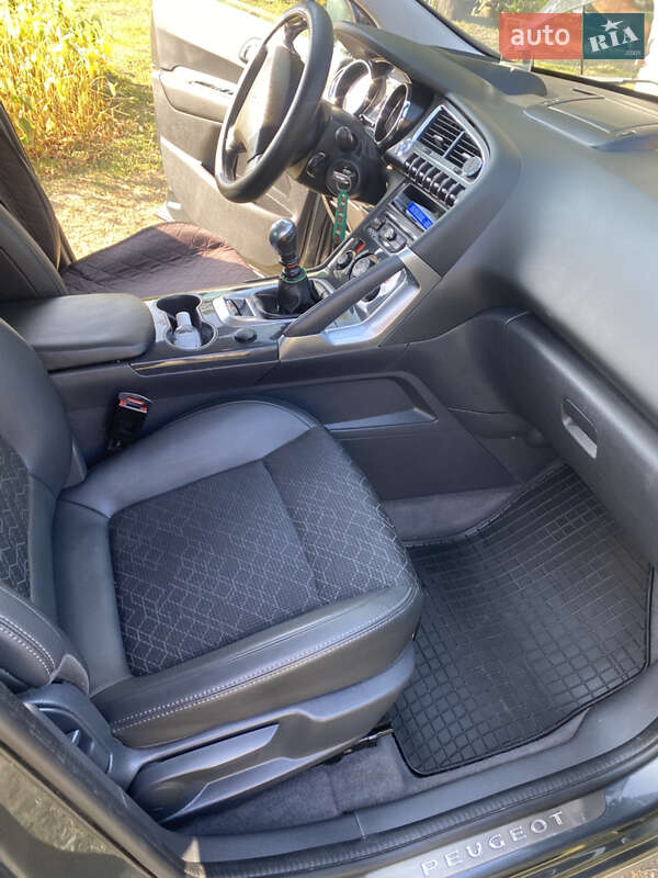Позашляховик / Кросовер Peugeot 3008 2015 в Жовкві