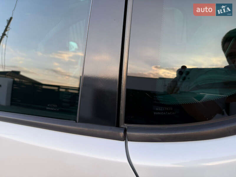 Позашляховик / Кросовер Peugeot 3008 2010 в Луцьку