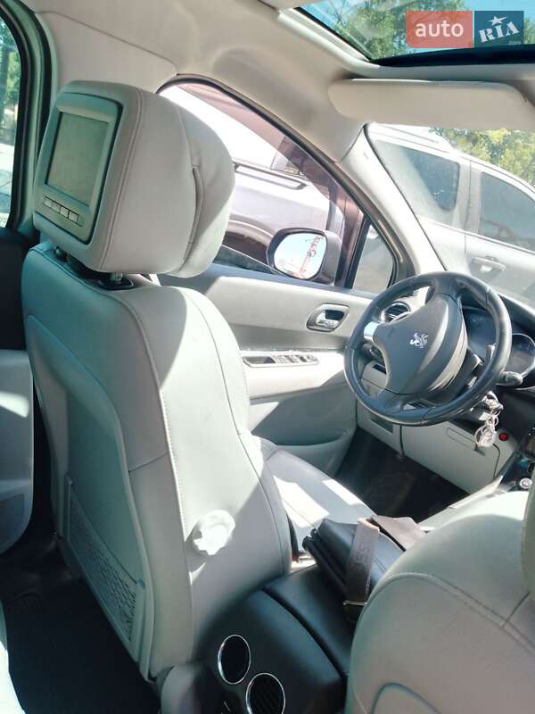 Позашляховик / Кросовер Peugeot 3008 2010 в Білгороді-Дністровському