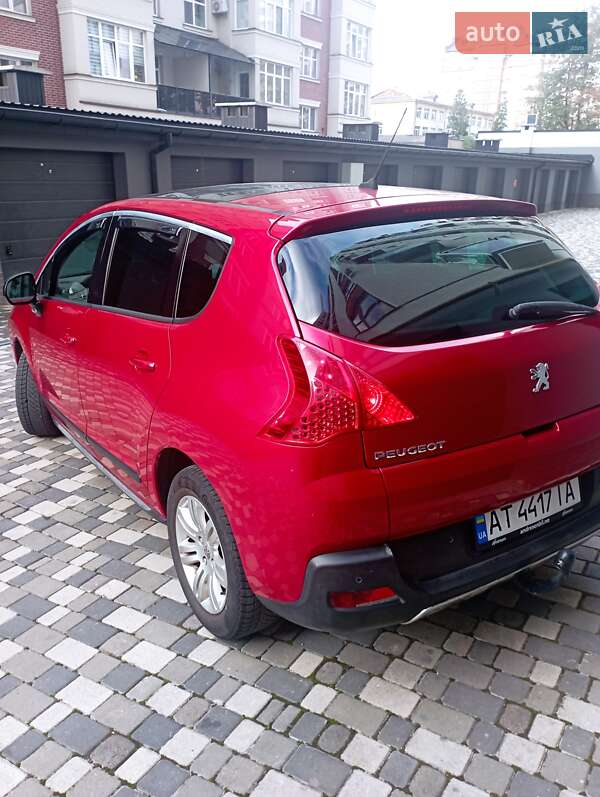 Позашляховик / Кросовер Peugeot 3008 2011 в Івано-Франківську