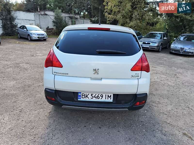 Внедорожник / Кроссовер Peugeot 3008 2011 в Луцке