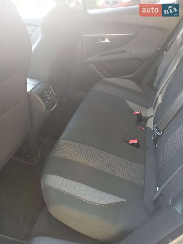 Внедорожник / Кроссовер Peugeot 3008 2017 в Казатине