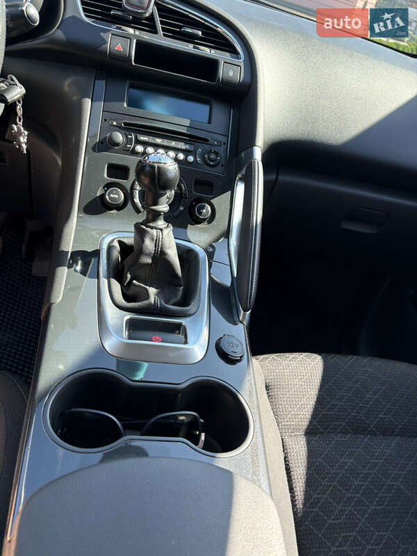 Позашляховик / Кросовер Peugeot 3008 2014 в Пустомитах