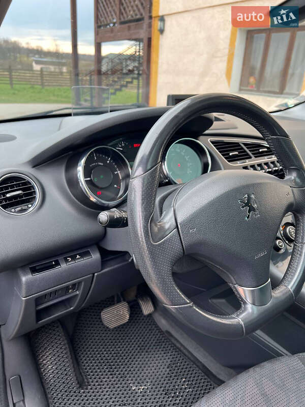 Позашляховик / Кросовер Peugeot 3008 2010 в Калуші