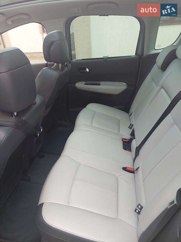Позашляховик / Кросовер Peugeot 3008 2013 в Нововолинську