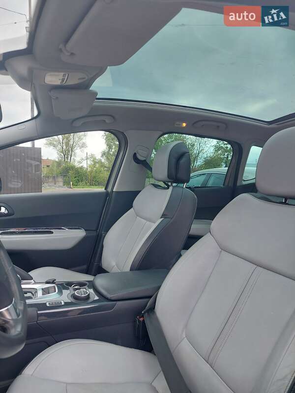 Позашляховик / Кросовер Peugeot 3008 2013 в Нововолинську