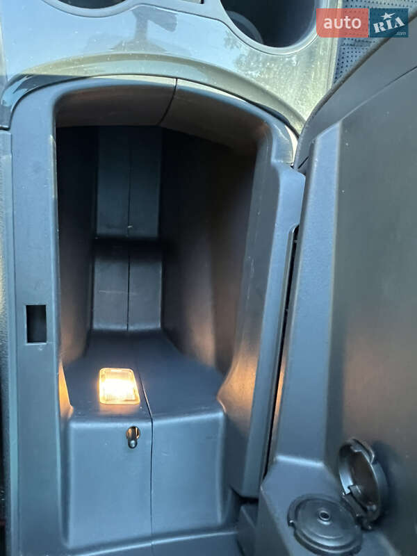 Позашляховик / Кросовер Peugeot 3008 2011 в Києві