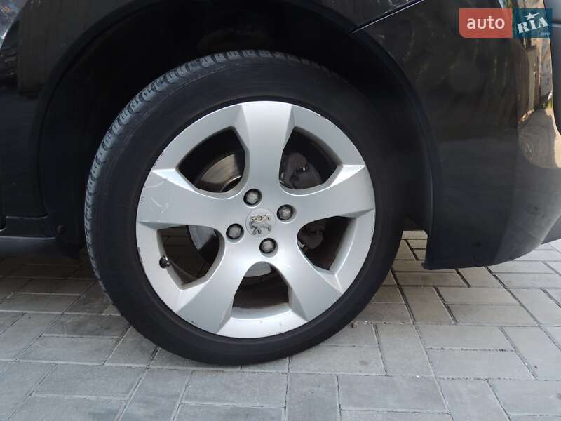 Внедорожник / Кроссовер Peugeot 3008 2012 в Черкассах