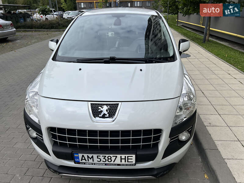 Позашляховик / Кросовер Peugeot 3008 2012 в Львові