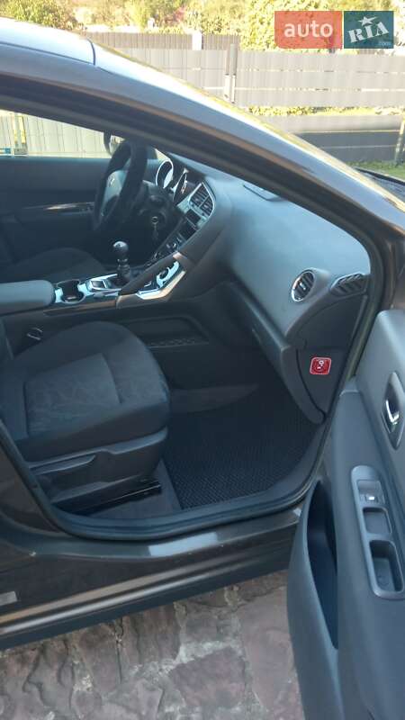 Позашляховик / Кросовер Peugeot 3008 2011 в Коломиї