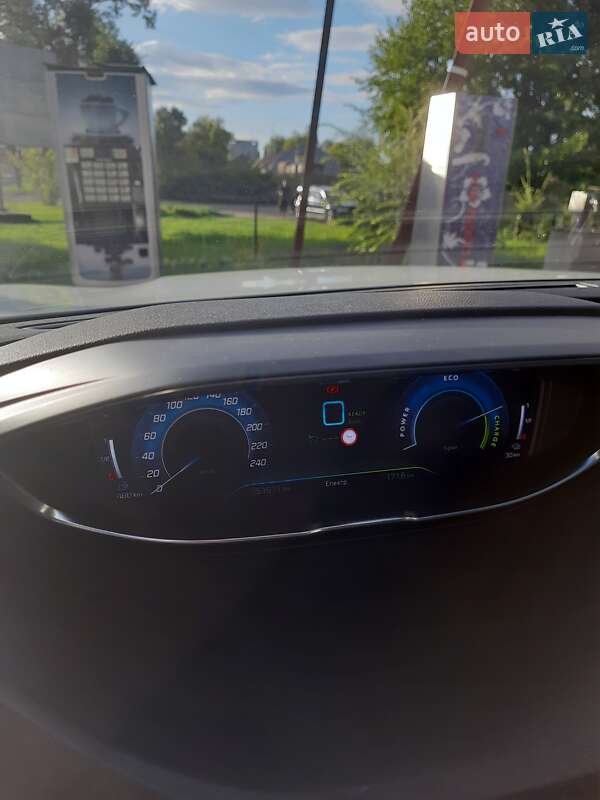 Позашляховик / Кросовер Peugeot 3008 2021 в Ужгороді