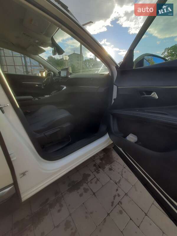 Позашляховик / Кросовер Peugeot 3008 2021 в Ужгороді