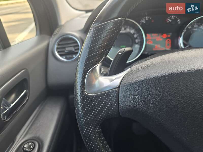Позашляховик / Кросовер Peugeot 3008 2014 в Луцьку