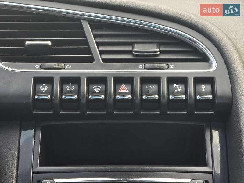 Позашляховик / Кросовер Peugeot 3008 2014 в Луцьку