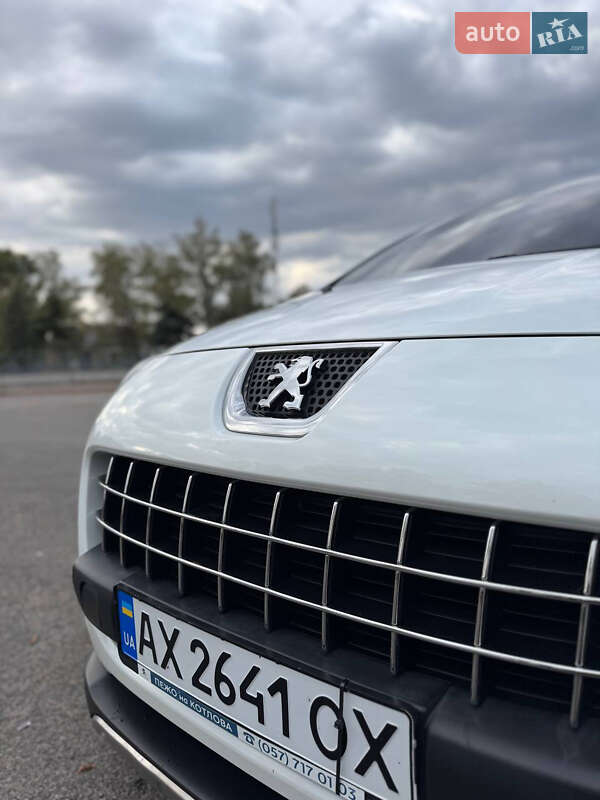 Позашляховик / Кросовер Peugeot 3008 2013 в Первомайську