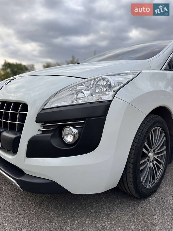 Позашляховик / Кросовер Peugeot 3008 2013 в Первомайську