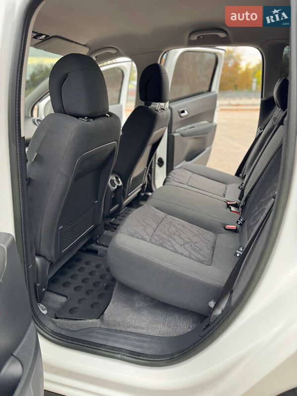 Позашляховик / Кросовер Peugeot 3008 2013 в Первомайську