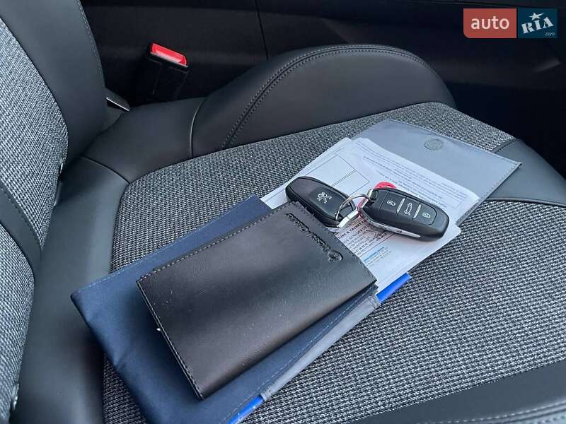 Внедорожник / Кроссовер Peugeot 3008 2020 в Киеве