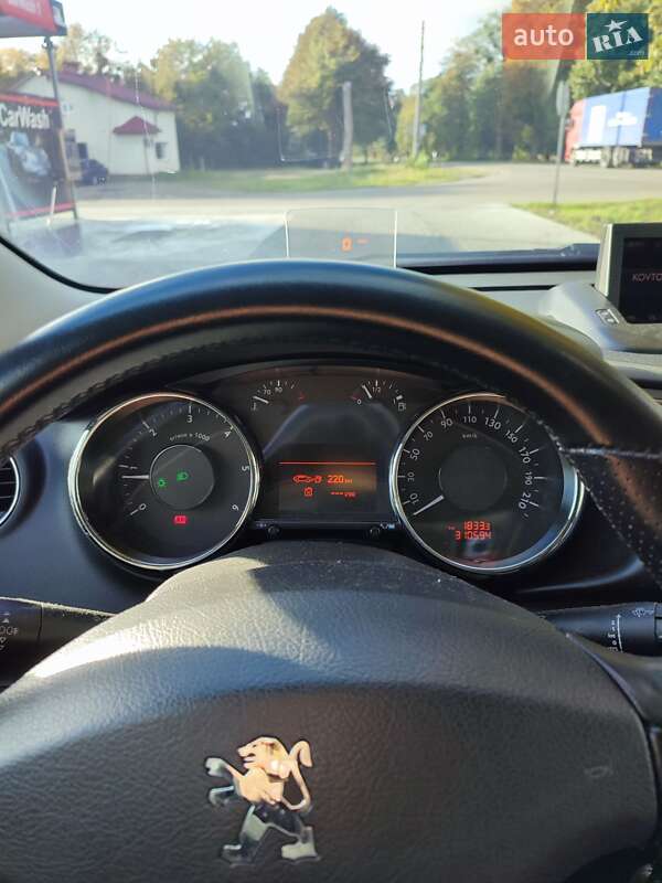 Позашляховик / Кросовер Peugeot 3008 2010 в Стрию