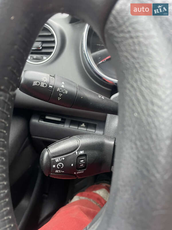 Внедорожник / Кроссовер Peugeot 3008 2011 в Почаеве фото 11 Внедорожник / Кроссовер Peugeot 3008 2011 в Почаеве