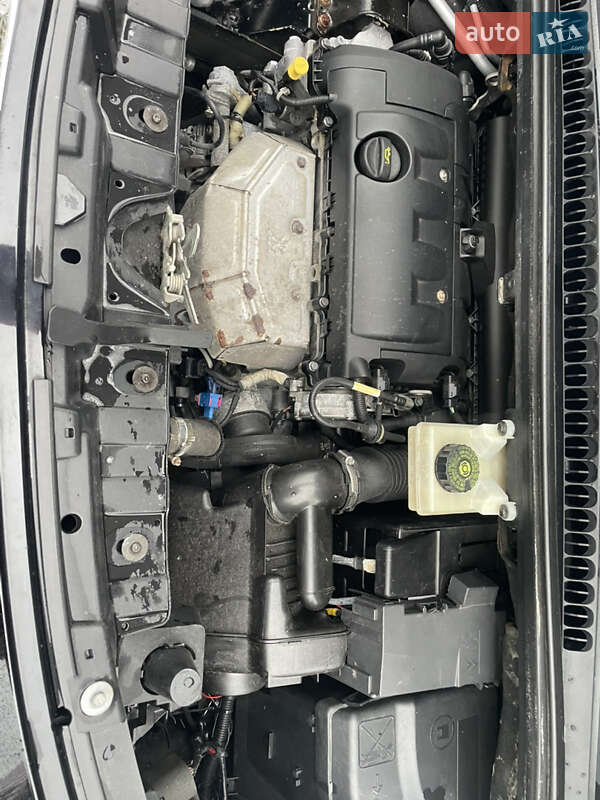 Внедорожник / Кроссовер Peugeot 3008 2011 в Почаеве фото 28 Внедорожник / Кроссовер Peugeot 3008 2011 в Почаеве