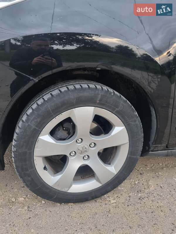 Позашляховик / Кросовер Peugeot 3008 2011 в Тернополі