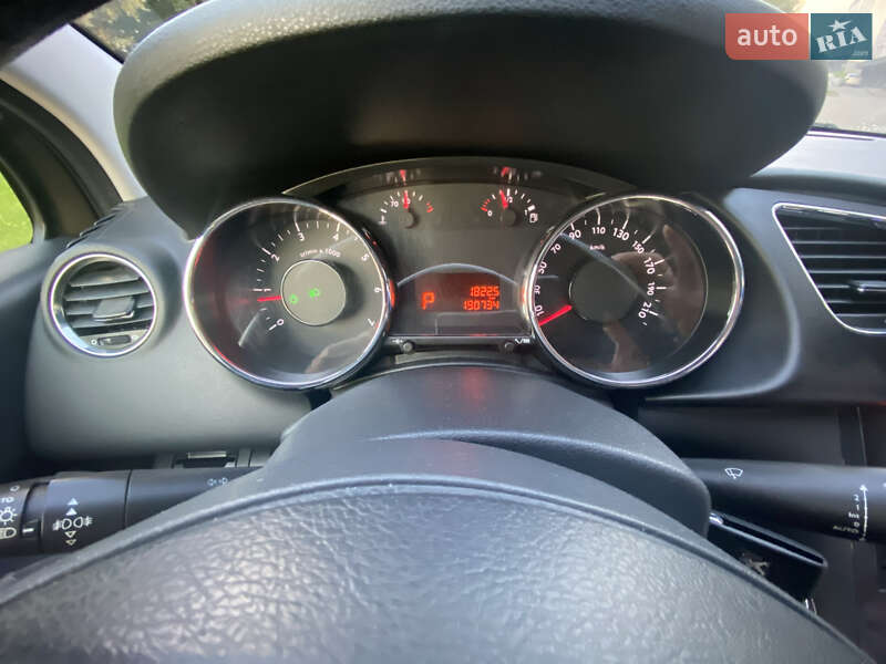 Внедорожник / Кроссовер Peugeot 3008 2012 в Львове фото 11 Внедорожник / Кроссовер Peugeot 3008 2012 в Львове