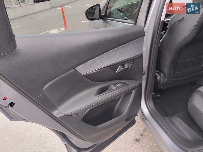 Внедорожник / Кроссовер Peugeot 3008 2020 в Киеве