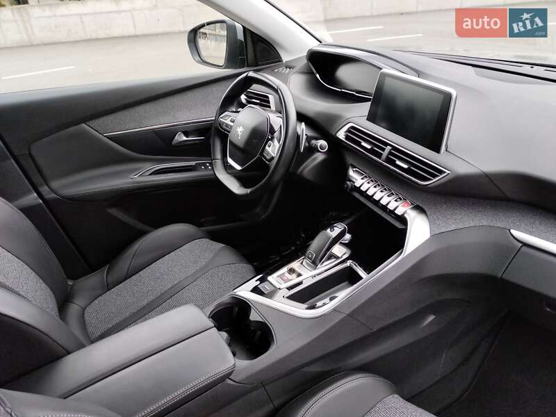 Внедорожник / Кроссовер Peugeot 3008 2020 в Киеве