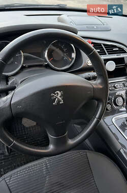 Внедорожник / Кроссовер Peugeot 3008 2016 в 